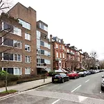 Veeve - Calming Belsize Park Retreat